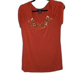 Willi Smith women's size medium rust colored scoop neck embellished top